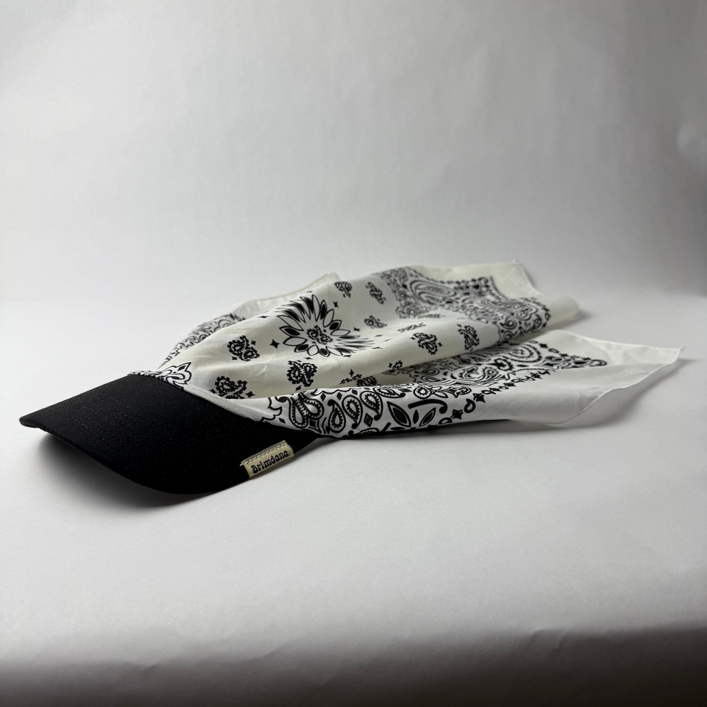 Brimdana White/Black