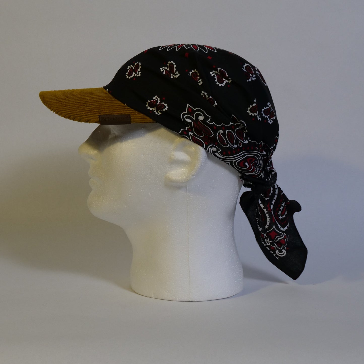 Brimdana Black,Red/Corduroy