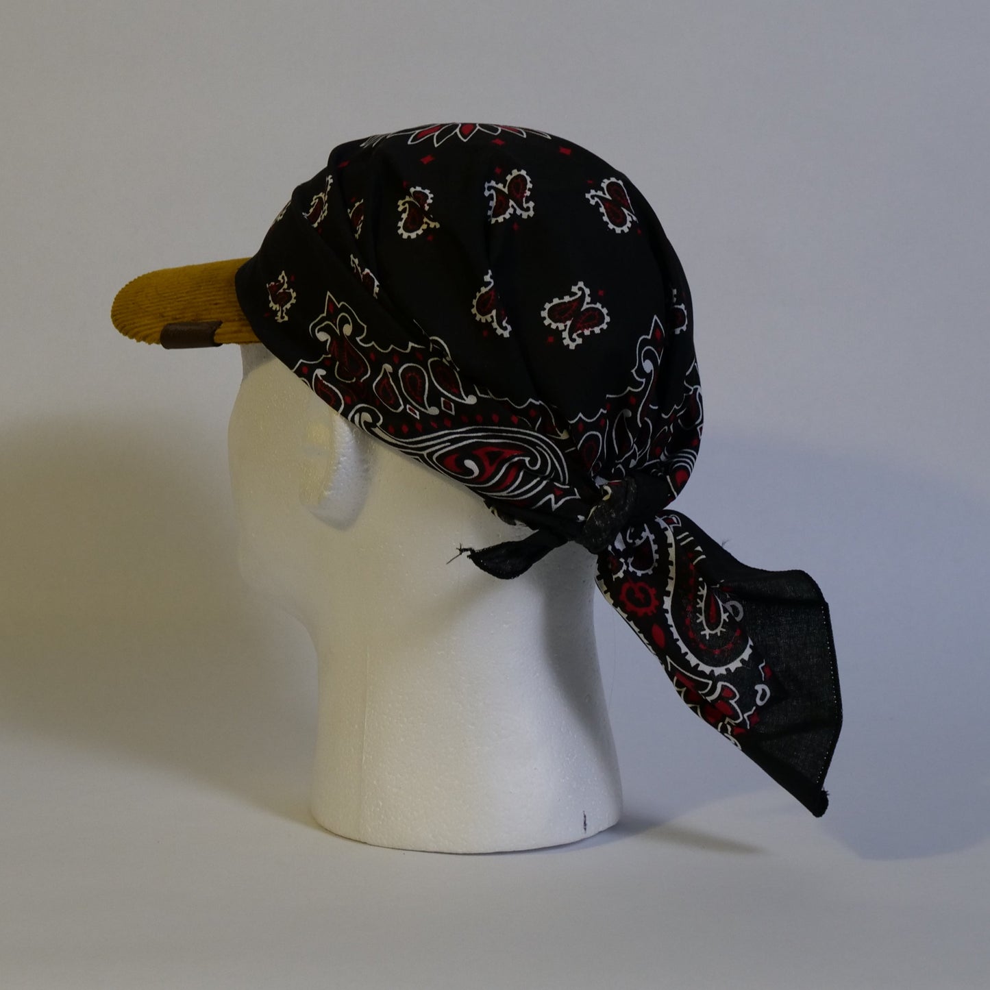 Brimdana Black,Red/Corduroy