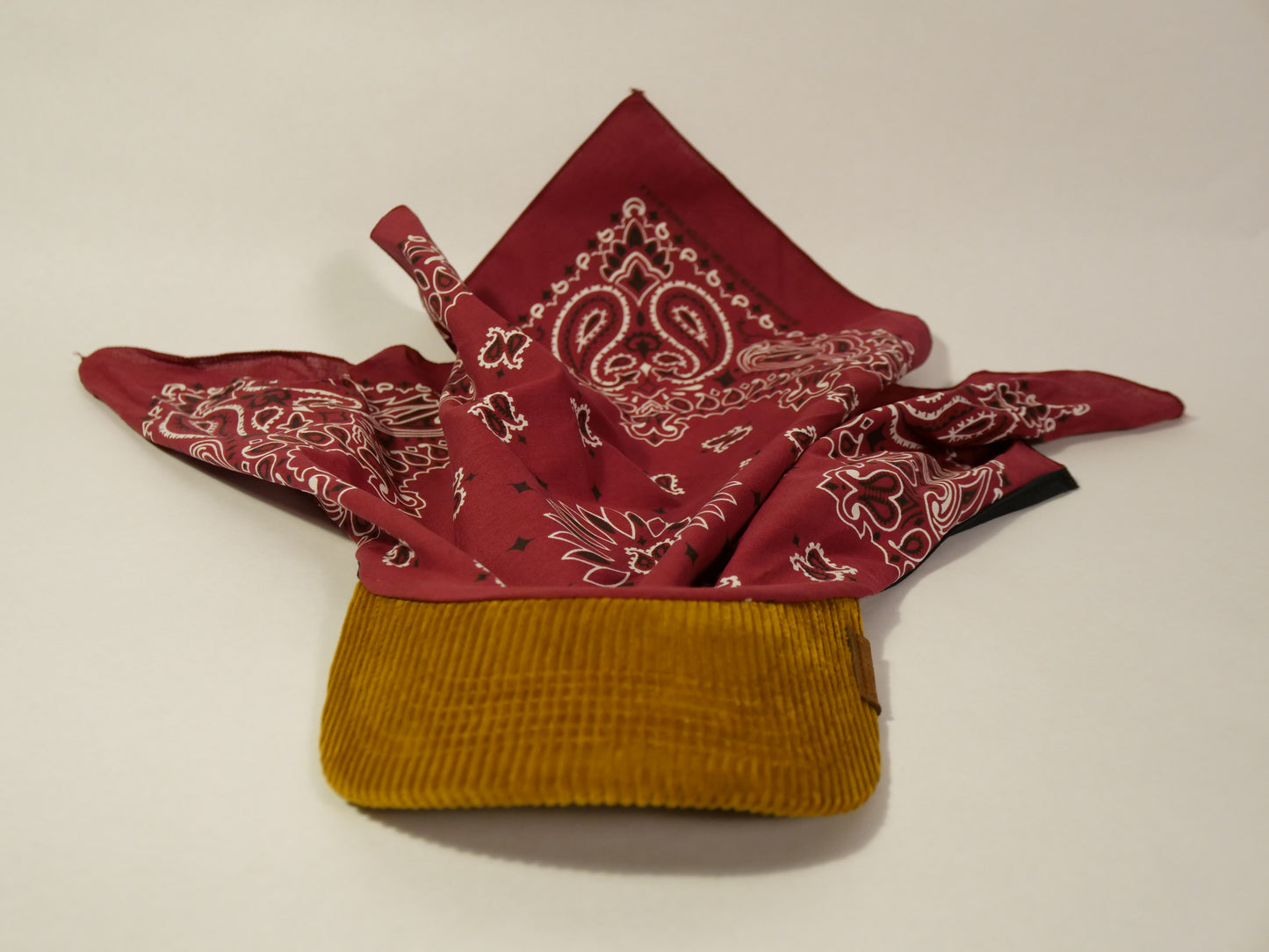 Brimdana - Maroon/Corduroy