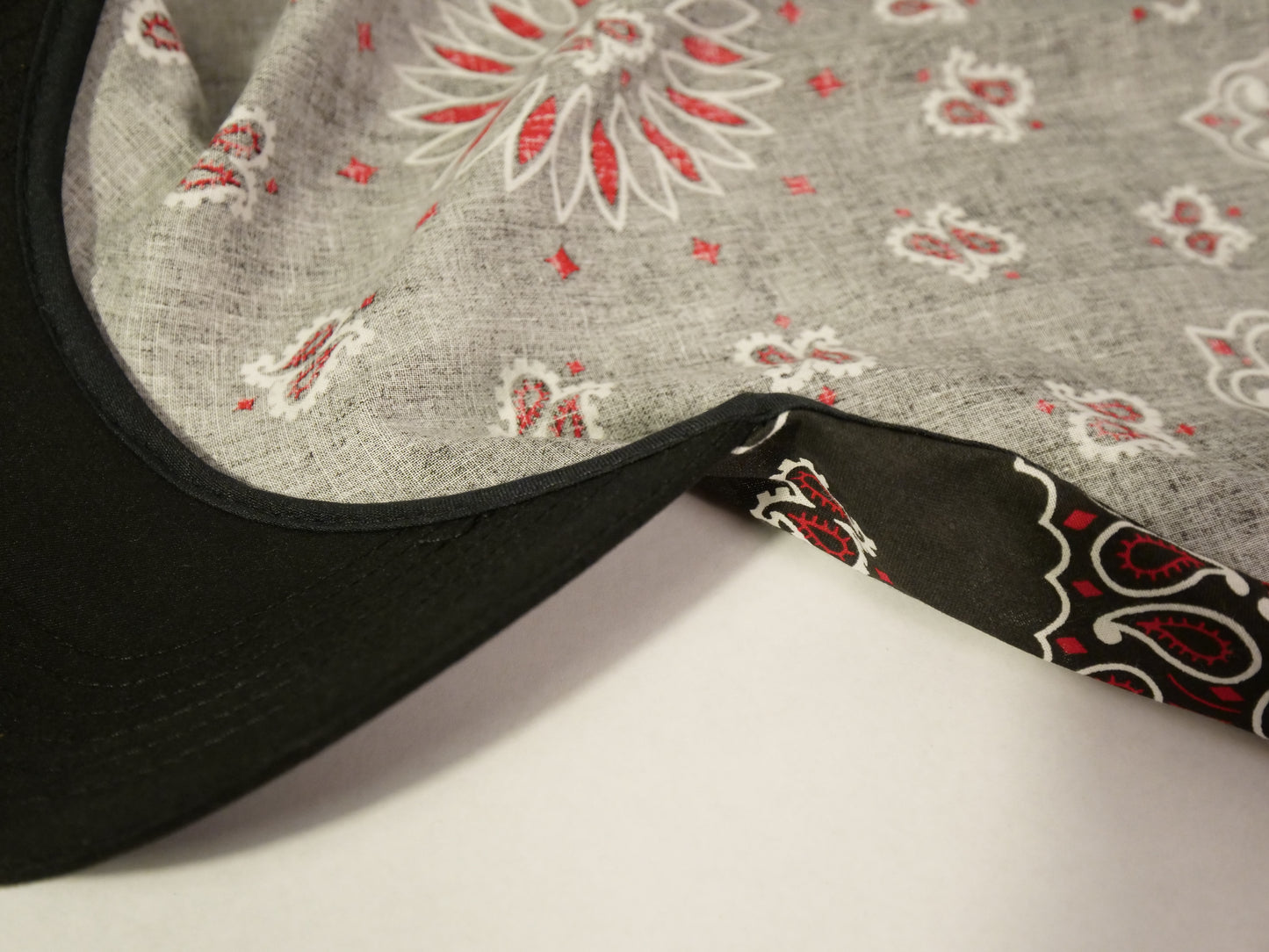 Brimdana - Black,Red/Black